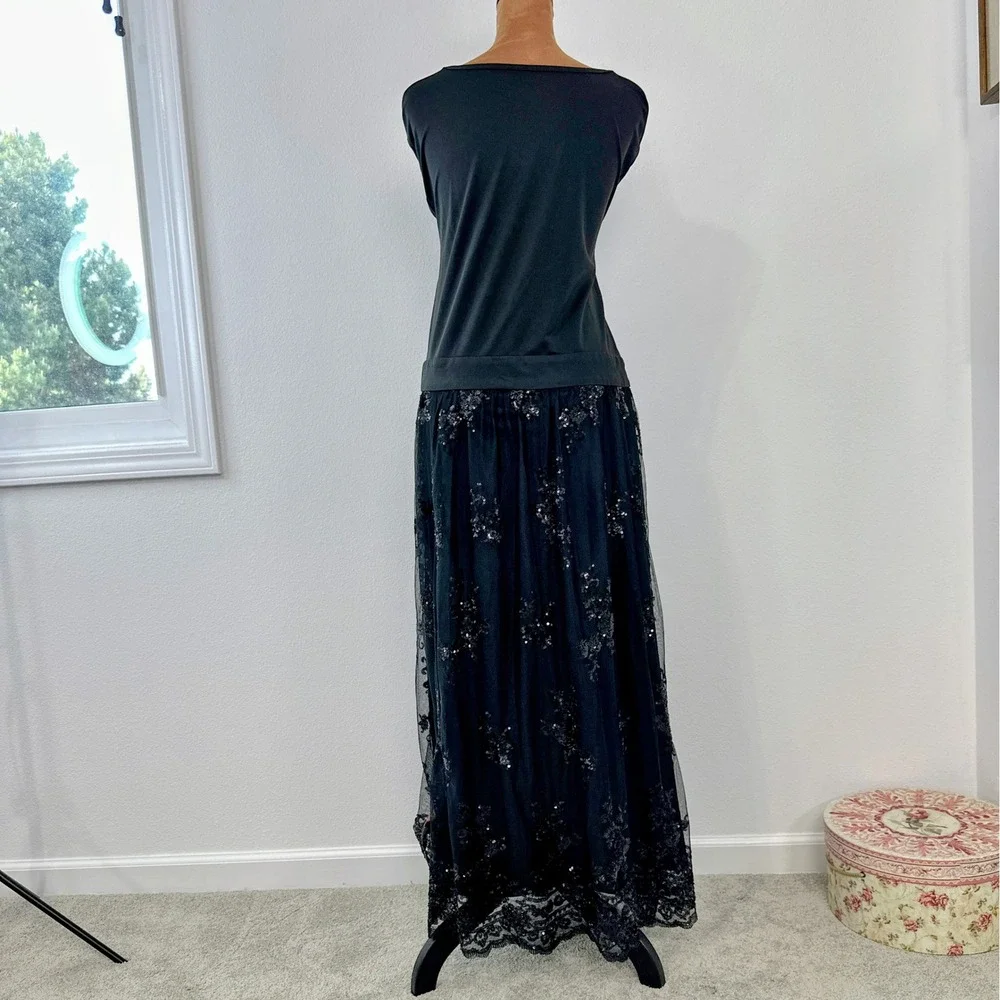 Unbranded elegance meets